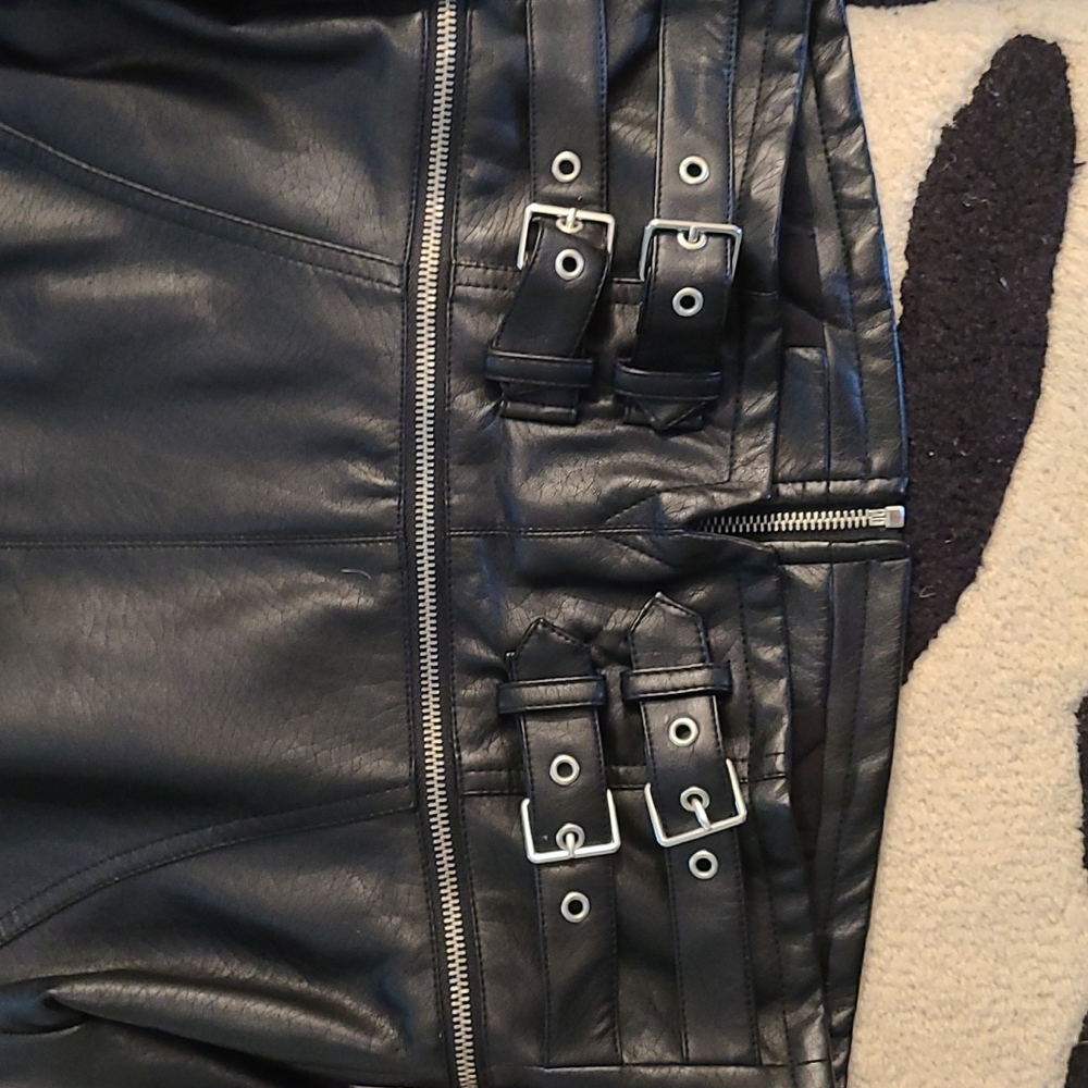 Guess Leather Jacket - Picture 5 of 7
